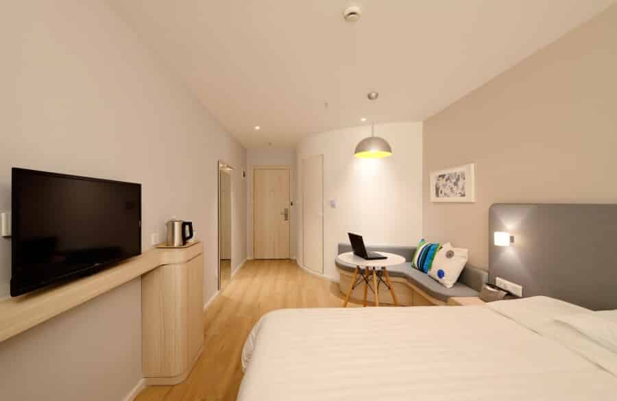 hotel-1330846_1920